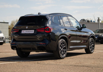 Подержанный автомобиль BMW X3 2022 года (5 фото)