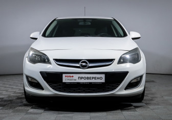 Подержанный автомобиль Opel Astra Hatchback 2014 года (2 фото)