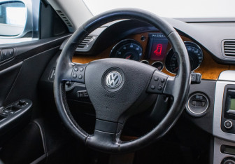 Подержанный автомобиль Volkswagen Passat Sedan 2008 года (15 фото)