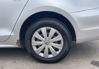 Подержанный автомобиль Volkswagen Jetta Sedan 2013 года (9 фото)
