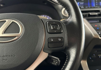 Подержанный автомобиль Lexus NX 2015 года (16 фото)