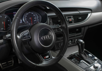 Подержанный автомобиль Audi A6 Wagon 2018 года (9 фото)