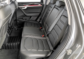 Подержанный автомобиль Volkswagen Touareg 2020 года (12 фото)