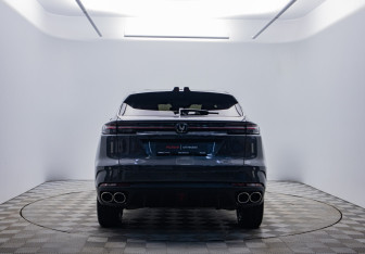 Подержанный автомобиль Changan UNI-K 2023 года (6 фото)