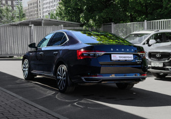 Подержанный автомобиль Skoda Superb Liftback 2024 года (6 фото)