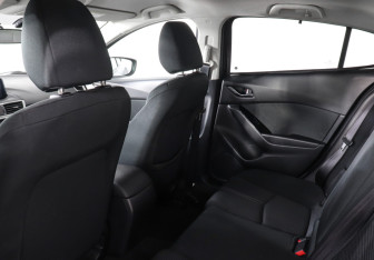 Подержанный автомобиль Mazda 3 Sedan 2018 года (12 фото)