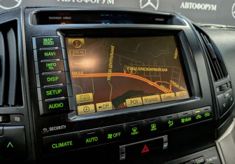 Подержанный автомобиль Toyota Land Cruiser Suv 2010 года (29 фото)