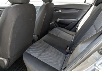 Подержанный автомобиль Kia Rio Hatchback 2020 года (11 фото)