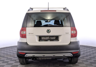 Подержанный автомобиль Skoda Yeti 2012 года (6 фото)