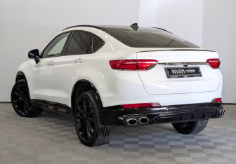 Подержанный автомобиль Geely Tugella 2023 года (7 фото)