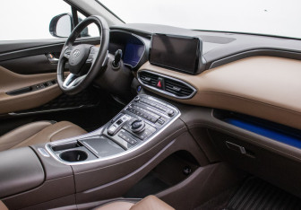 Подержанный автомобиль Hyundai Santa Fe 2022 года (10 фото)