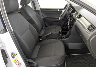 Подержанный автомобиль Skoda Rapid Liftback 2019 года (23 фото)