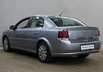 Подержанный автомобиль Opel Vectra Sedan 2007 года (7 фото)