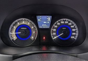 Подержанный автомобиль Hyundai Solaris Sedan 2014 года (16 фото)