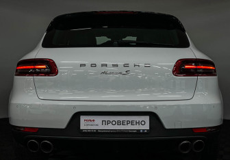 Подержанный автомобиль Porsche Macan 2016 года (21 фото)