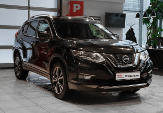 Подержанный автомобиль Nissan X-Trail 2021 года (3 фото)
