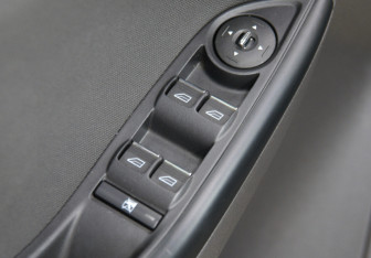 Подержанный автомобиль Ford Focus Hatchback 2013 года (15 фото)