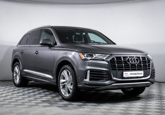 Подержанный автомобиль Audi Q7 2021 года (3 фото)