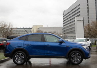 Подержанный автомобиль Renault Arkana 2021 года (3 фото)