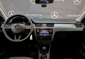 Подержанный автомобиль Skoda Rapid Liftback 2019 года (14 фото)