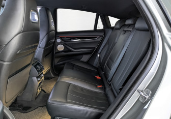 Подержанный автомобиль BMW X6 M 2016 года (18 фото)