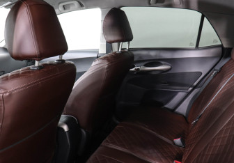 Подержанный автомобиль Toyota Auris Hatchback 2008 года (12 фото)