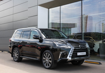 Подержанный автомобиль Lexus LX 2021 года (3 фото)