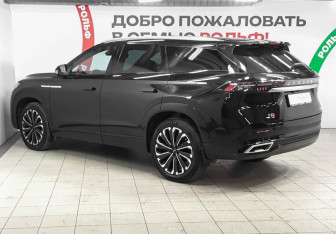 Подержанный автомобиль Jaecoo J8 2024 года (6 фото)