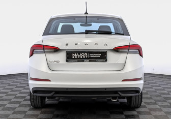 Подержанный автомобиль Skoda Rapid Liftback 2021 года (6 фото)