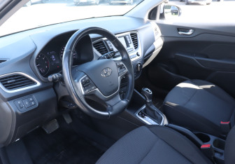 Подержанный автомобиль Hyundai Solaris Sedan 2018 года (13 фото)