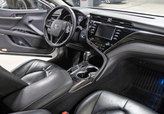 Подержанный автомобиль Toyota Camry Sedan 2019 года (11 фото)