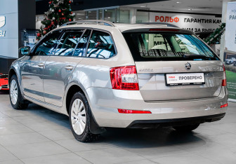 Подержанный автомобиль Skoda Octavia Wagon 2014 года (6 фото)
