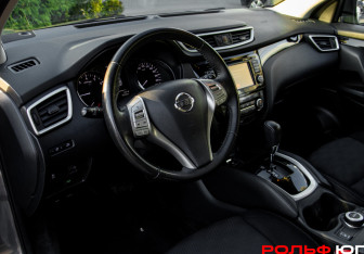 Подержанный автомобиль Nissan Qashqai 2018 года (16 фото)