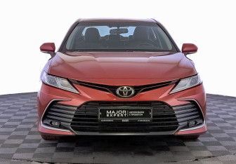 Подержанный автомобиль Toyota Camry Sedan 2021 года (2 фото)
