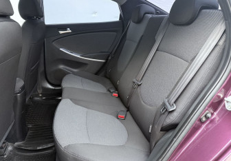 Подержанный автомобиль Hyundai Solaris Sedan 2012 года (11 фото)