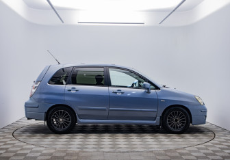 Подержанный автомобиль Suzuki Liana Wagon 2005 года (4 фото)