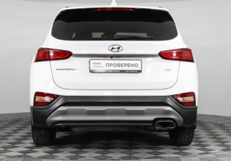 Подержанный автомобиль Hyundai Santa Fe 2019 года (6 фото)