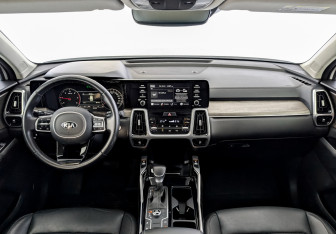 Подержанный автомобиль Kia Sorento 2021 года (14 фото)