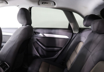 Подержанный автомобиль Audi Q3 2013 года (12 фото)