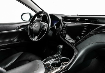 Подержанный автомобиль Toyota Camry Sedan 2019 года (8 фото)