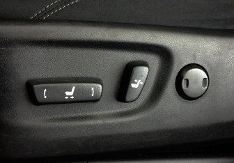 Подержанный автомобиль Toyota Land Cruiser Prado 2020 года (21 фото)