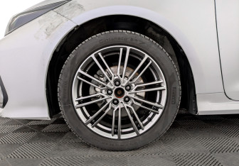 Подержанный автомобиль Toyota Corolla Sedan 2022 года (18 фото)