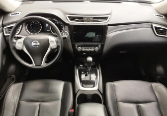 Подержанный автомобиль Nissan X-Trail 2015 года (9 фото)