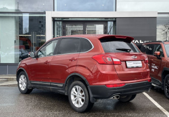 Подержанный автомобиль Chery Tiggo 5 2014 года (7 фото)