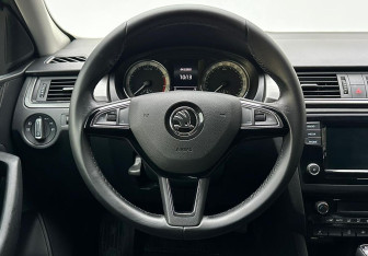 Подержанный автомобиль Skoda Rapid Liftback 2018 года (12 фото)