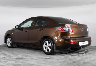 Подержанный автомобиль Mazda 3 Sedan 2012 года (7 фото)