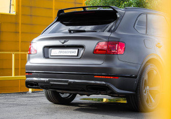 Подержанный автомобиль Bentley Bentayga 2016 года (17 фото)