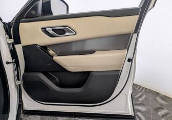 Подержанный автомобиль Land Rover Range Rover Velar 2019 года (25 фото)