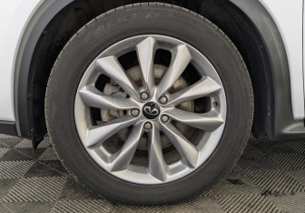 Подержанный автомобиль Infiniti QX50 2021 года (12 фото)