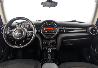 Подержанный автомобиль MINI Hatch 2016 года (14 фото)